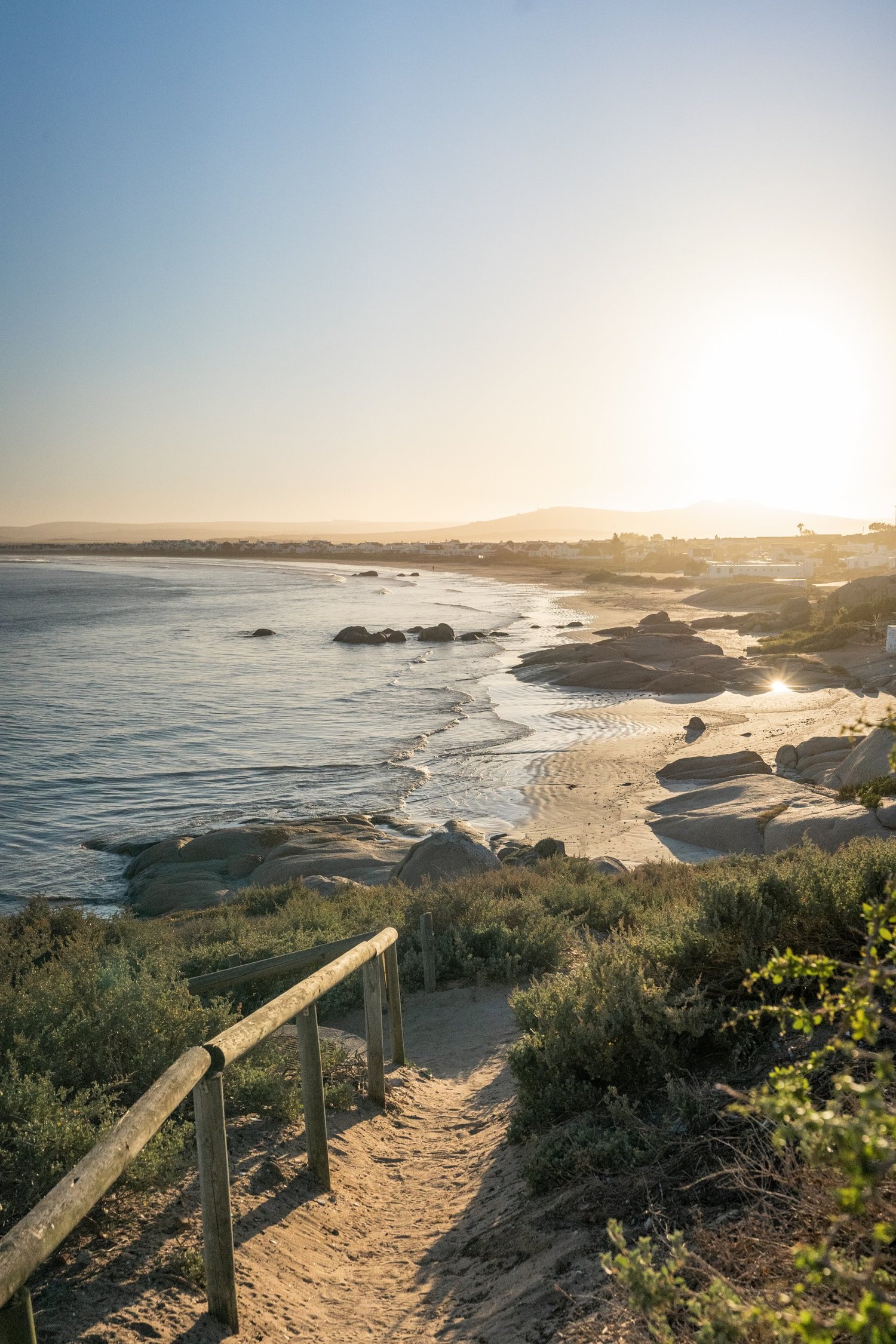 La Baleine at dusk, Paternoster