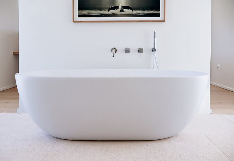 BURI House — freestanding bath